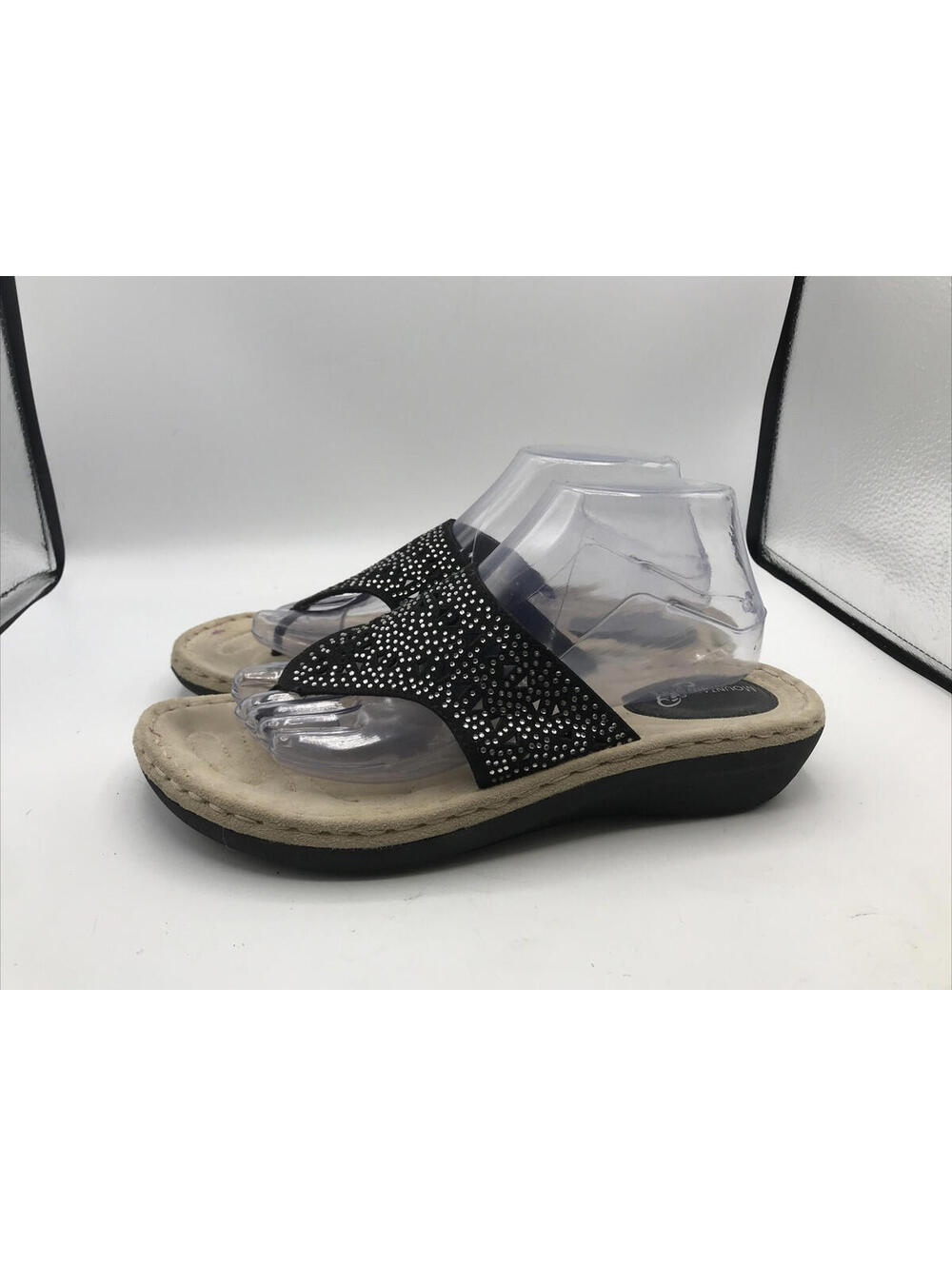Cliffs By WHITE MOUNTAIN Charissa Low Wedge Black Rhinestone Studs Sandal 9